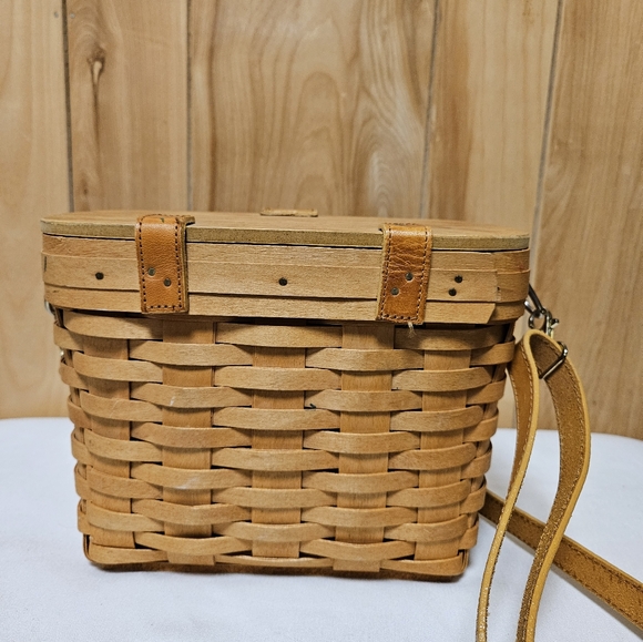 Longaberger Shoulder Purse Basket W/ Strap, Plastic Liner & Fabric Pattern Liner - Picture 6 of 8